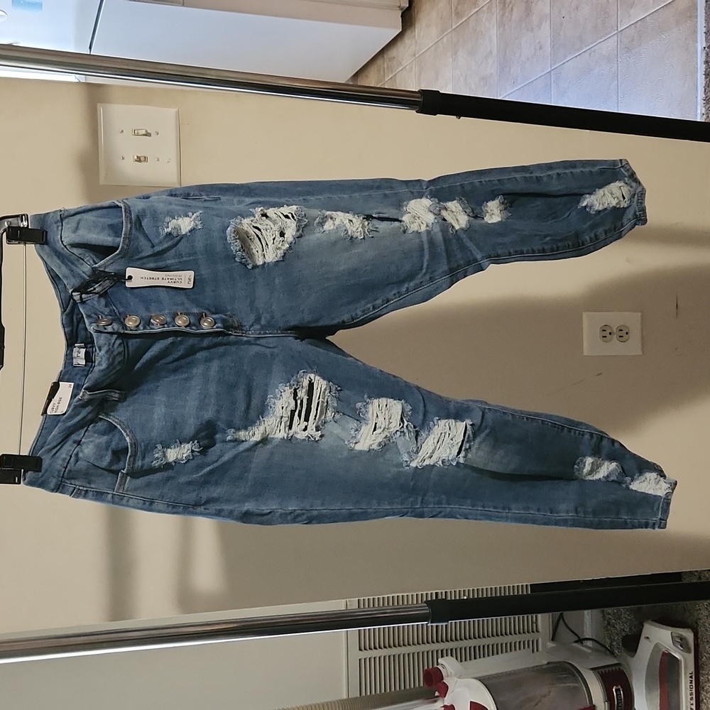 Distressed jeggings